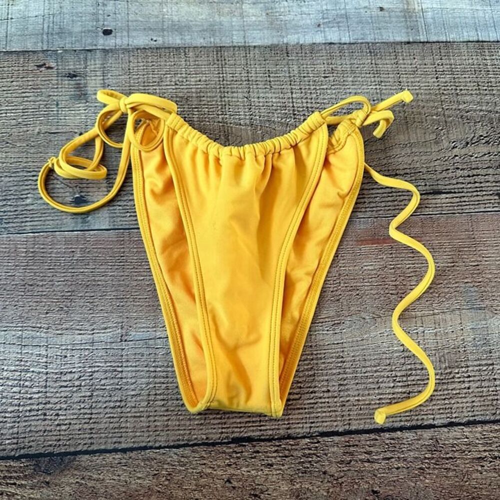 Abercrombie and Fitch Women's Tie bikini Swim Bottom Bathingsuit in yellow -S
